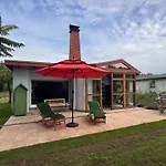 Sunlit Garden - Ruhig Am Wald Nahe Warnow Rostock - Fasssauna - Kamin