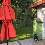 Apartment Sunlit Garden - Ruhig Am Wald Nahe Warnow - Fasssauna - Kamin Rostock