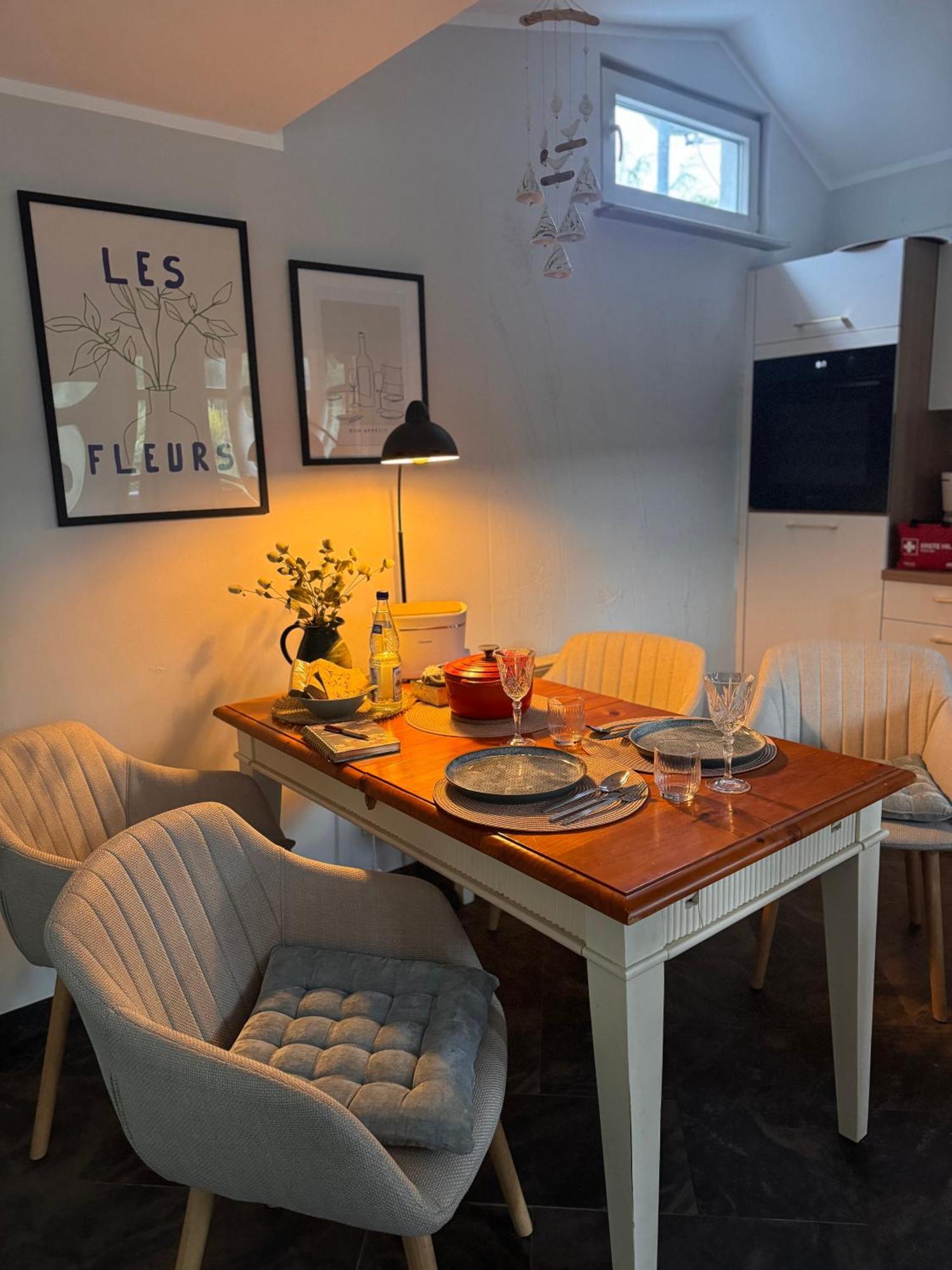 Sunlit Garden Am Wald Warnowufer * Rostock